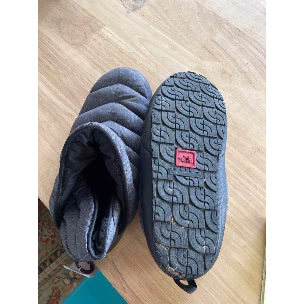 11 The North Face Men's Slippers
